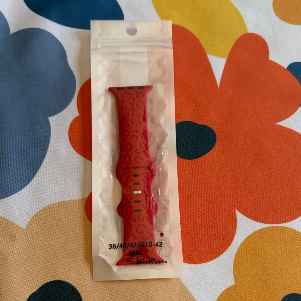 Red and Pink Apple Watch Bands. ⏱️